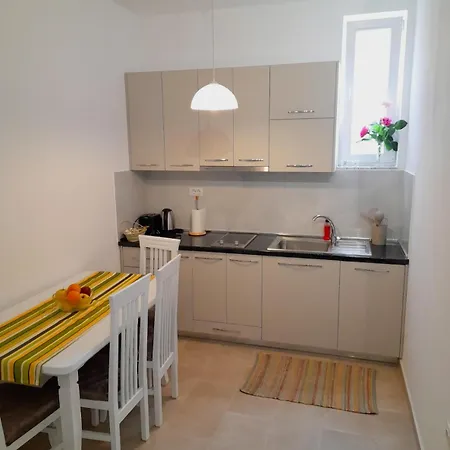 Apartment Brand New Flat In - Near Centre