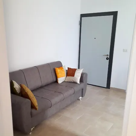 Brand New Flat In - Near Centre Apartment