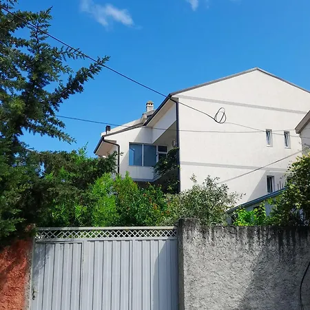 Brand New Flat In - Near Centre Apartment