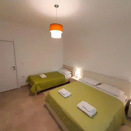 Apartment Brand New Flat In - Near Centre