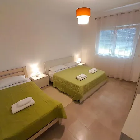 Апартаменты Brand New Flat In - Near Centre